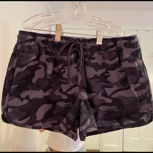 Vineyard Vines Black Camo Athletic Shorts